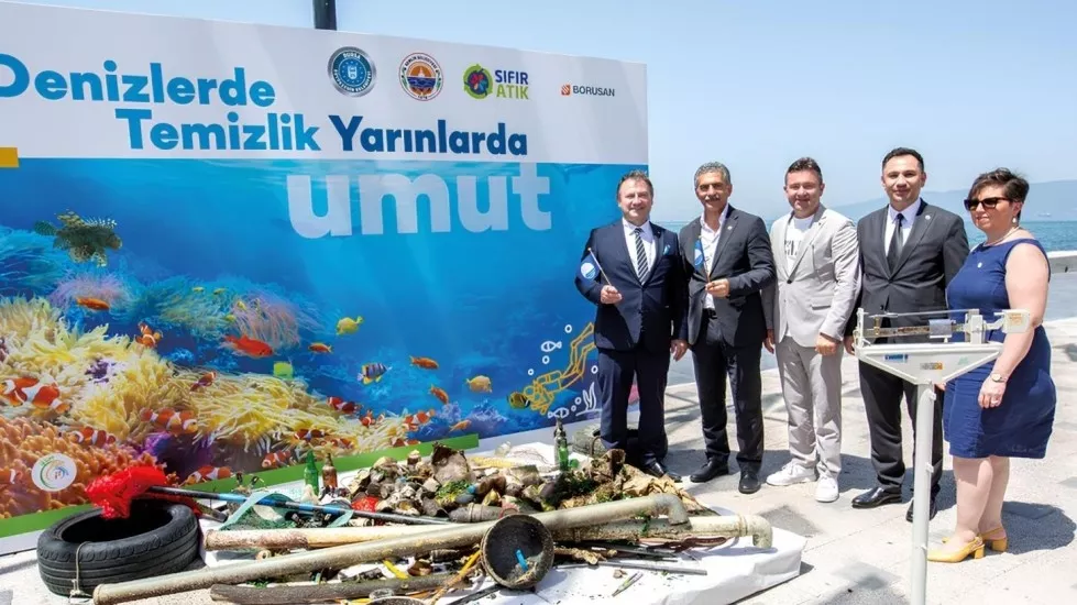 Mustafa Bozbey - YEŞİL BURSA İÇİN TEMİZ GELECEK - Dünya Çevre Günü ve Haftası dolayısıyla hazırladığımız birbirinden farklı organizasyonları içeren 10 günlük programla doğamıza sahip çıktık ve temiz çevrenin önemi konusunda farkındalık yarattık. Küresel ısınma ve iklim değişikliğine dikkat çekerek; eğitimler, atölye çalışmlaları ve sergiler düzenledik.